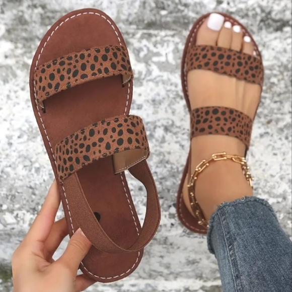NWT Women's animal print Double Strap Flat Sandals - Picture 2 of 3